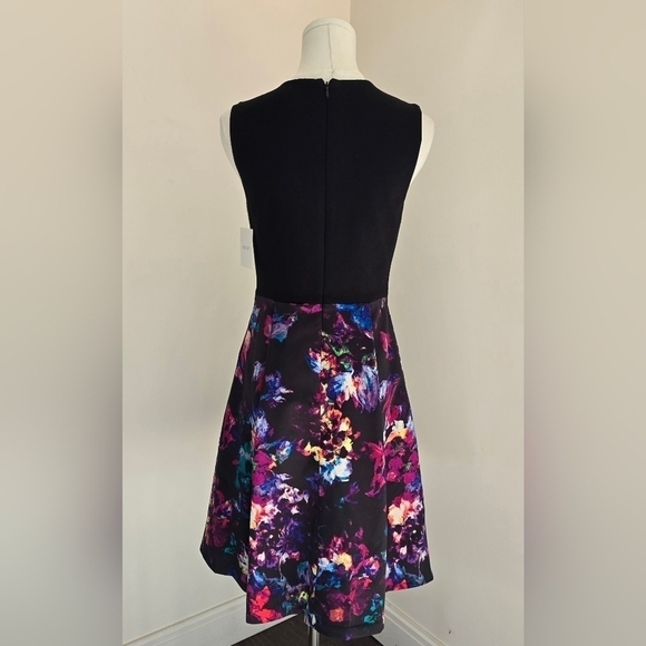 NWT Ellen Tracy Sleeveless Fit & Flare V-Neck Dress Black Multi Floral Sz. 2 - Picture 5 of 13